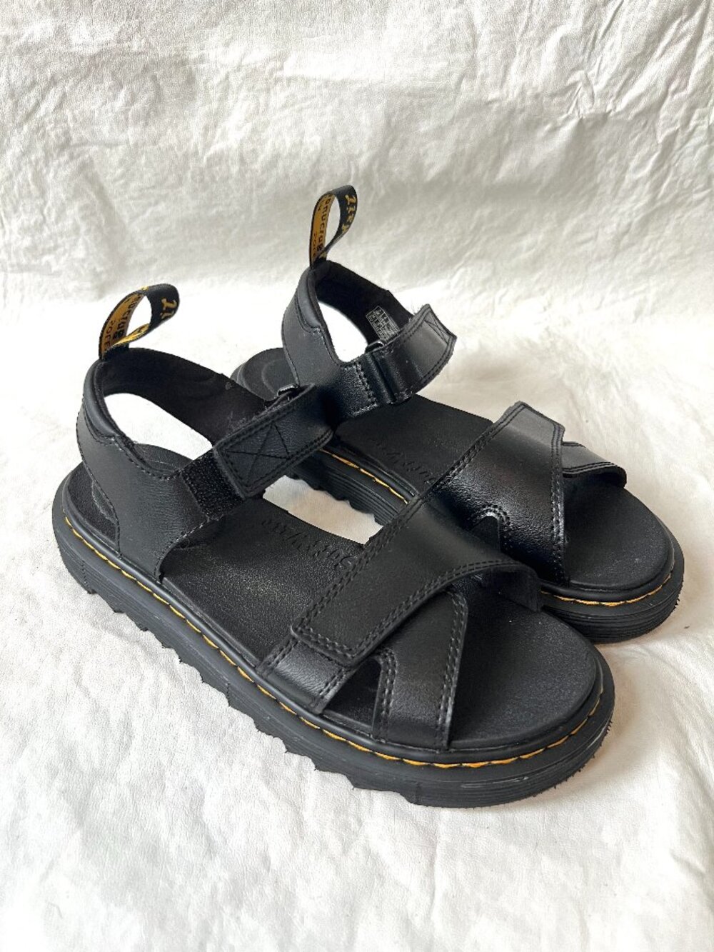 Dr Martens sandals Vossie Junior youth 5 black leather ankle strap docs
